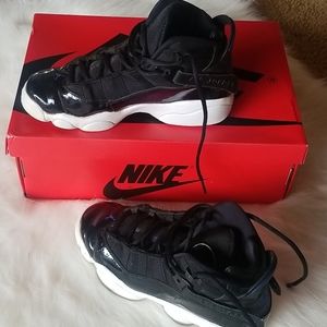 Jordan 11' s 6 rings